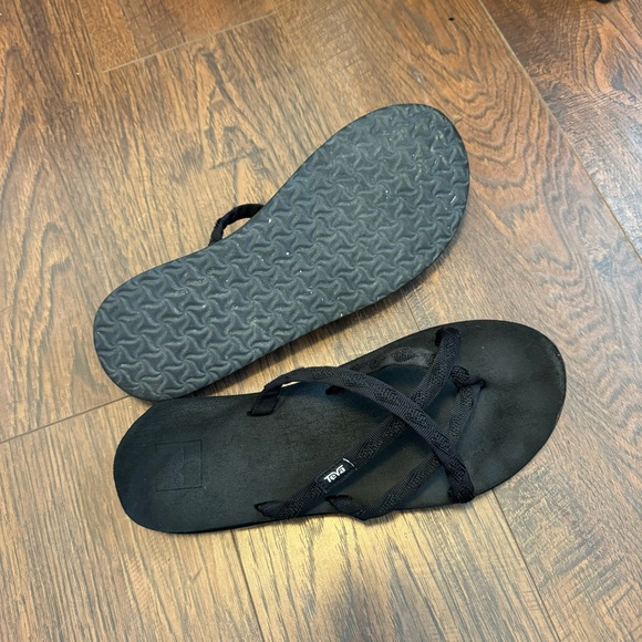 Teva Olowahu Black Strappy Thong Flat Outdoors Casual Sandals Women’s Size 10 - Picture 6 of 7
